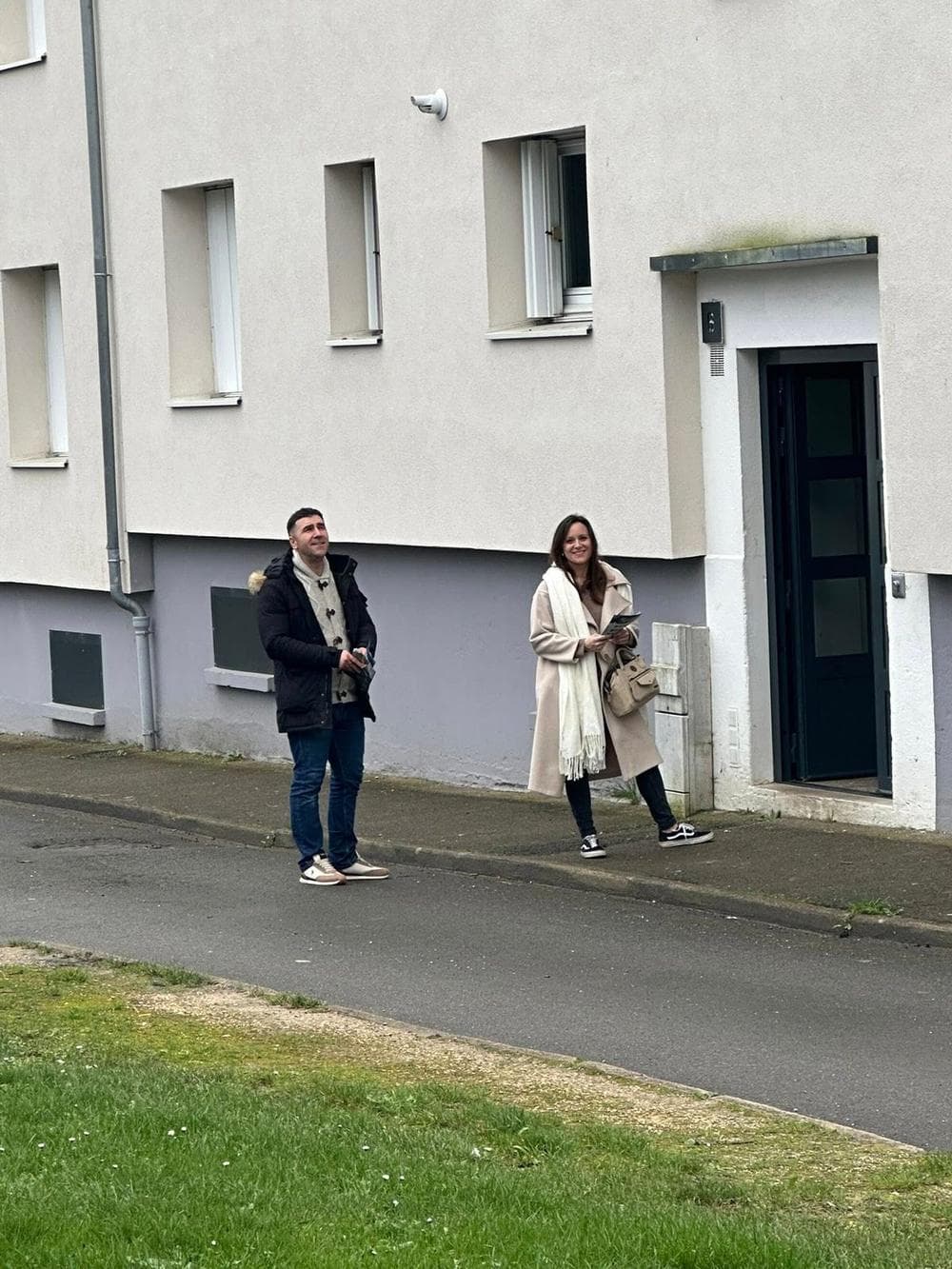 Porte-à-porte autour de la place de la Liberté